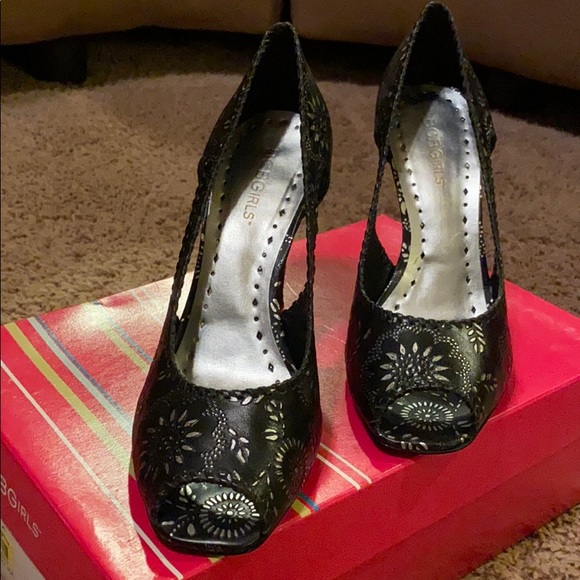 Black with silver trim BCBG peep toe heel. - Picture 2 of 7